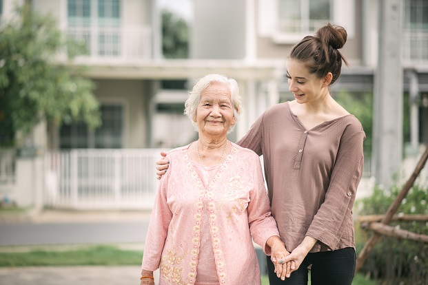 How Can Seniors Benefit From Homemaker Services